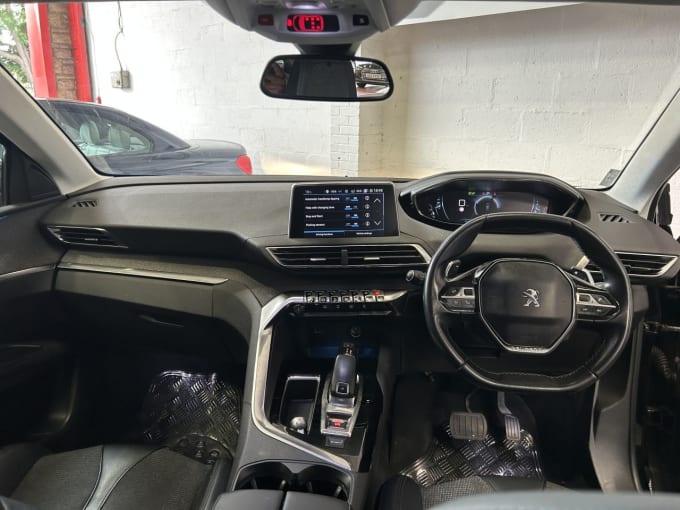 2025 Peugeot 5008