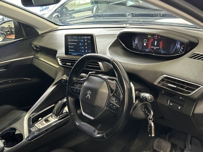 2025 Peugeot 5008