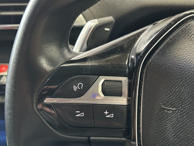 2025 Peugeot 5008