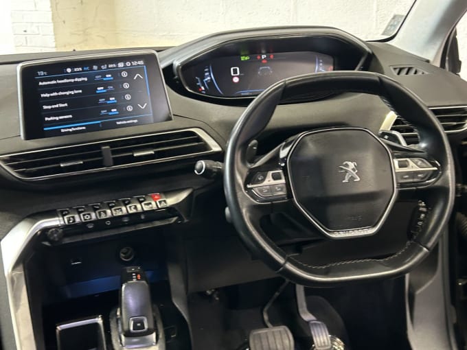 2025 Peugeot 5008