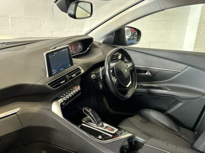 2025 Peugeot 5008
