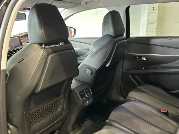 2025 Peugeot 5008