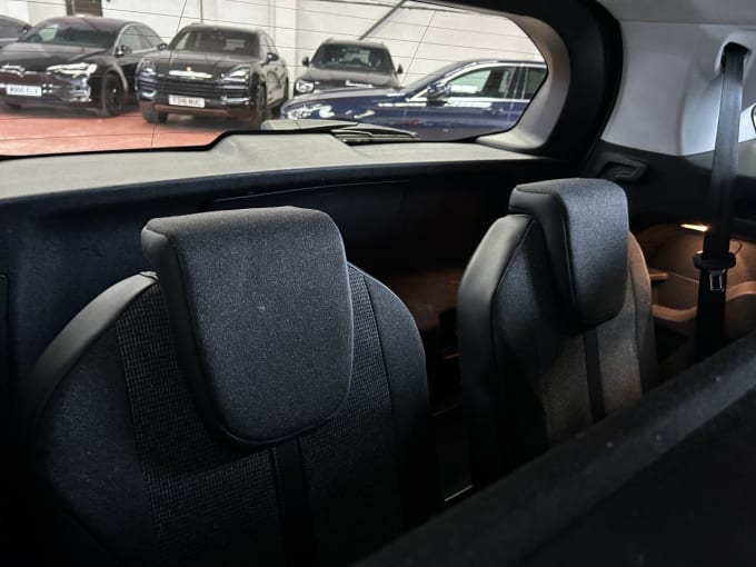 2025 Peugeot 5008