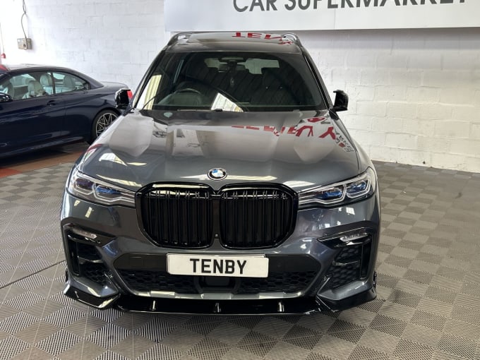 2025 BMW X7