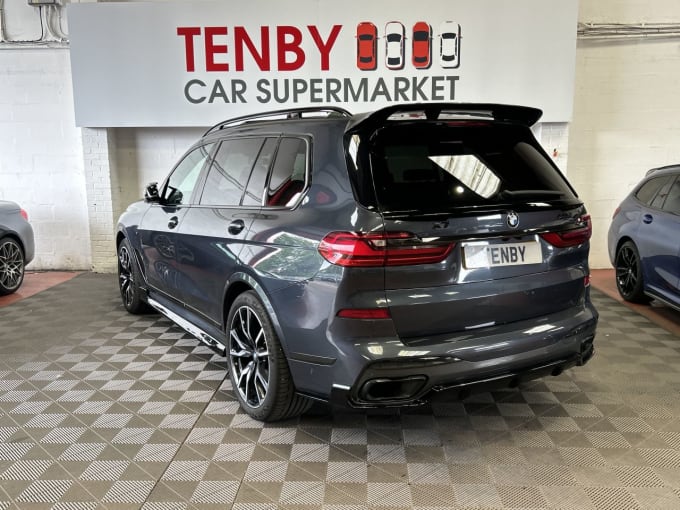 2025 BMW X7