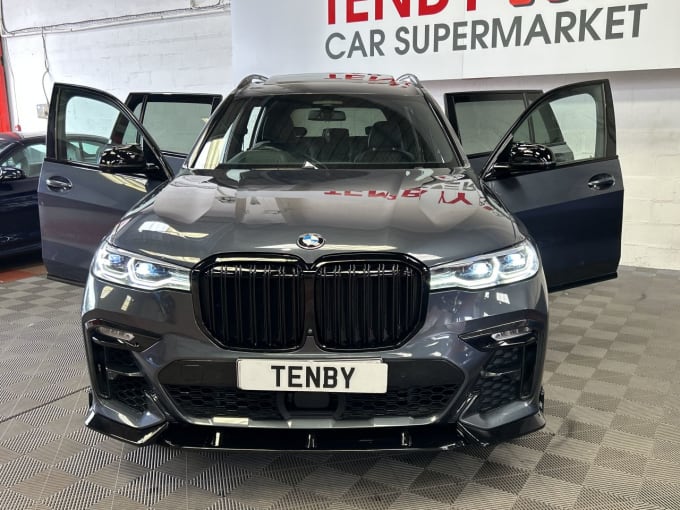 2025 BMW X7