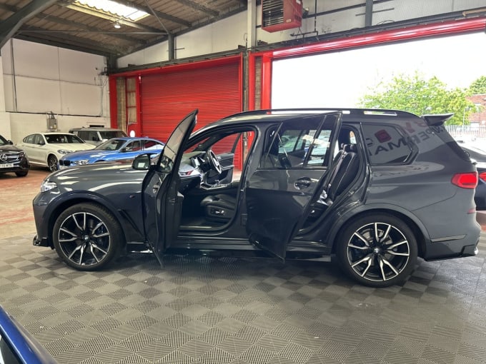 2025 BMW X7