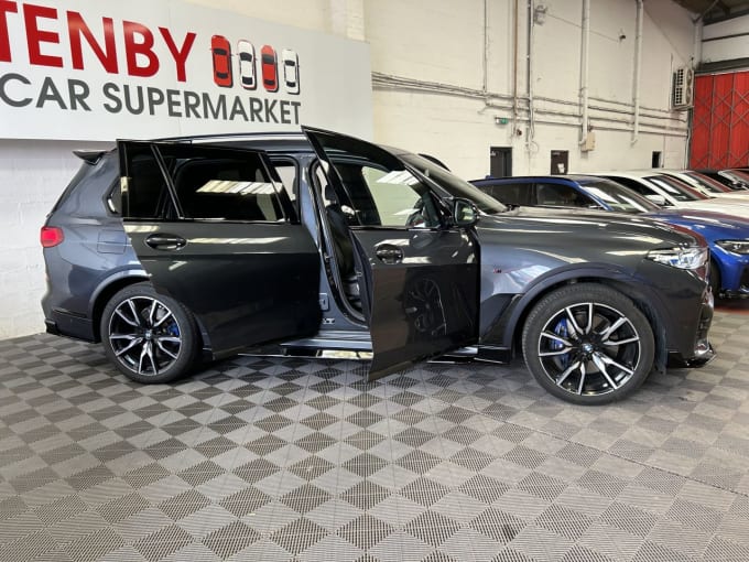 2025 BMW X7
