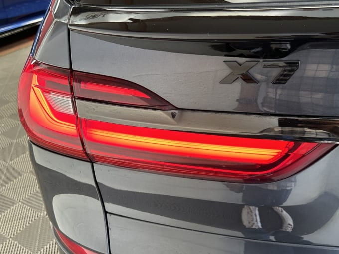2025 BMW X7