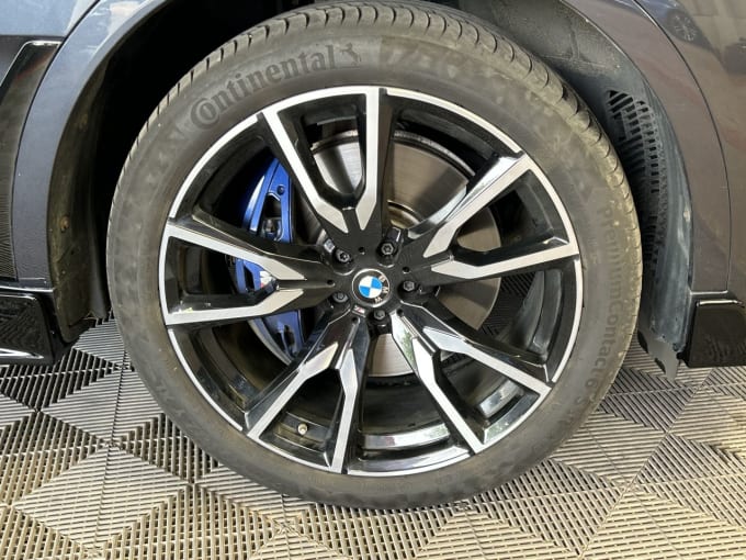 2025 BMW X7