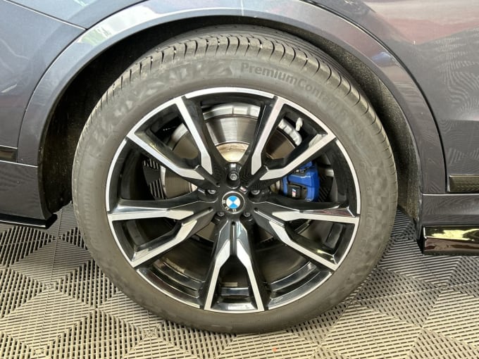 2025 BMW X7