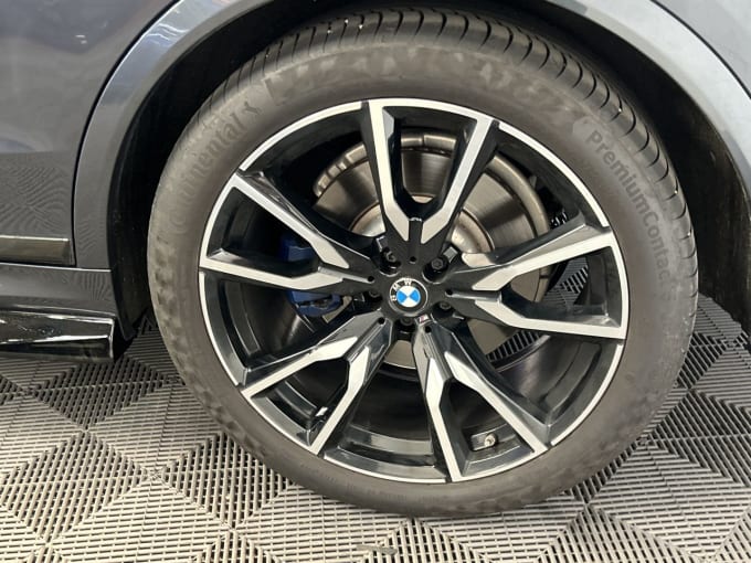 2025 BMW X7