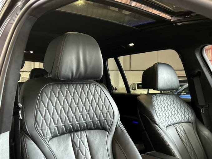 2025 BMW X7