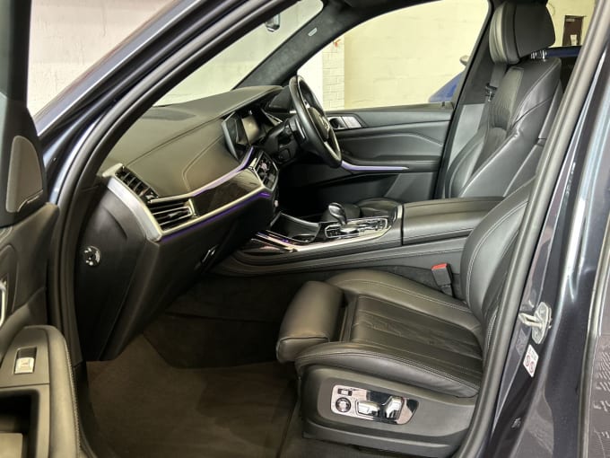 2025 BMW X7