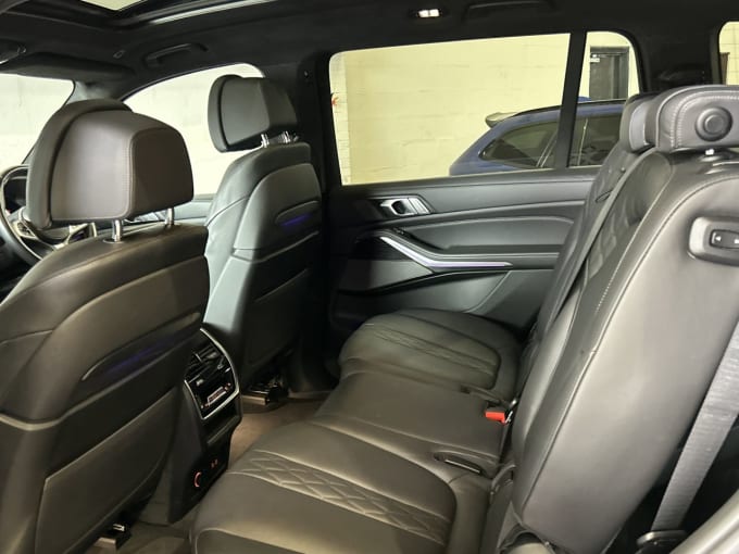 2025 BMW X7
