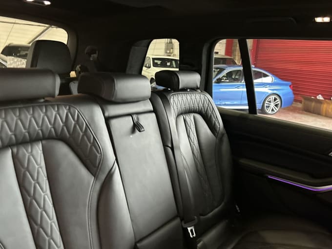 2025 BMW X7