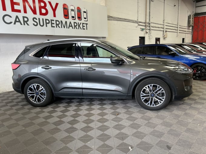 2025 Ford Kuga