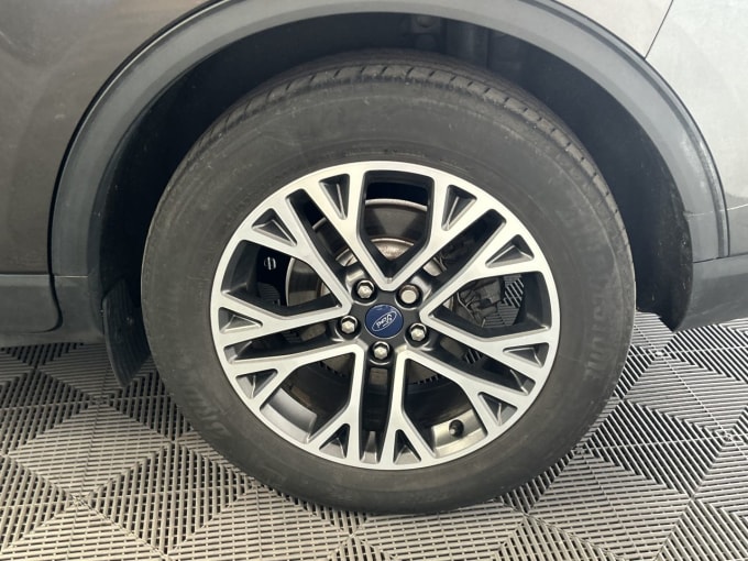 2025 Ford Kuga