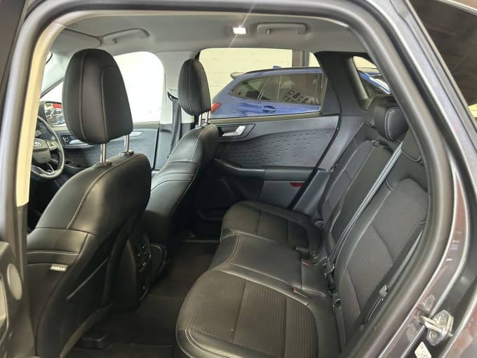 2025 Ford Kuga