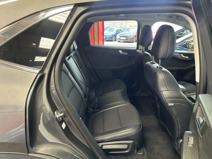 2025 Ford Kuga