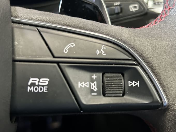 2025 Audi Rsq8