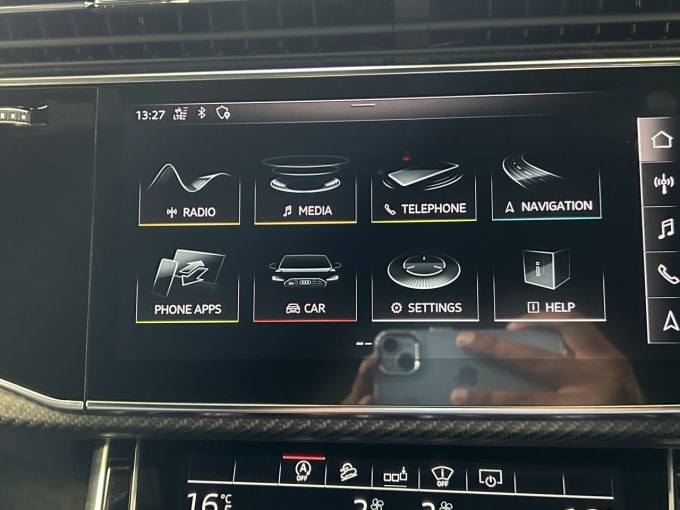 2025 Audi Rsq8