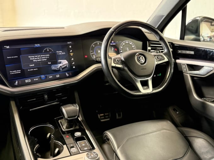 2025 Volkswagen Touareg