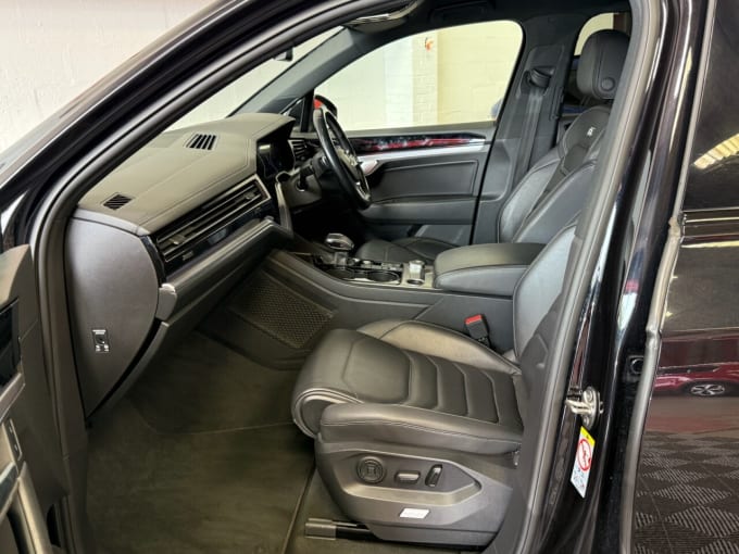 2025 Volkswagen Touareg