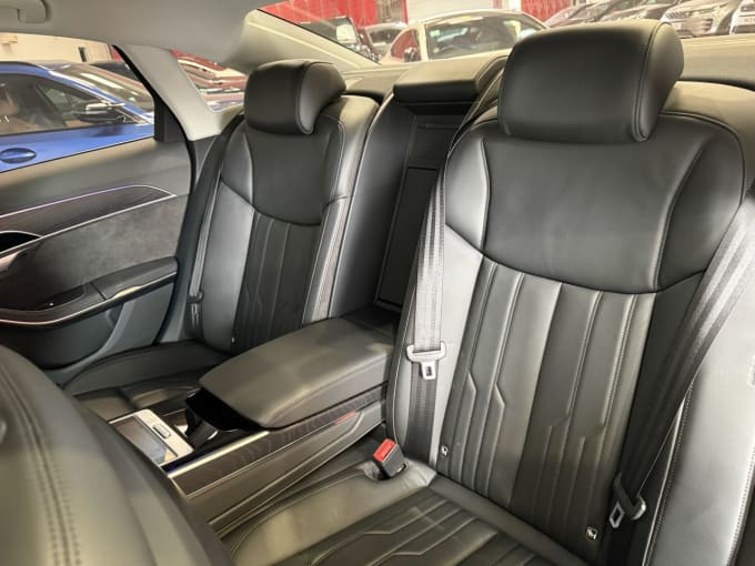 2025 Audi A8