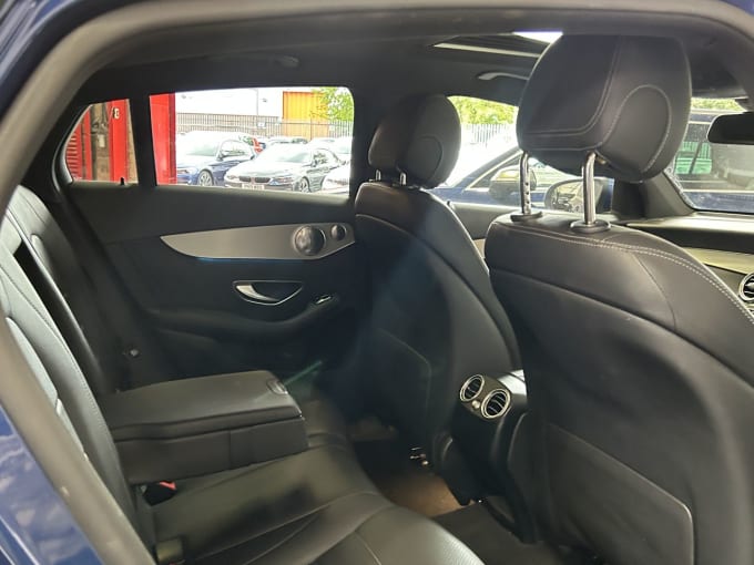 2025 Mercedes-benz Glc
