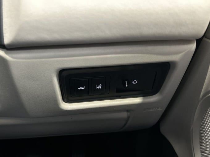 2025 Land Rover Discovery Sport
