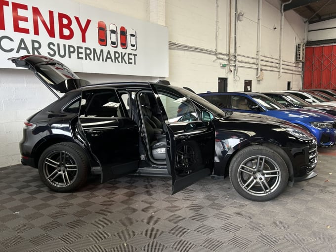 2025 Porsche Macan