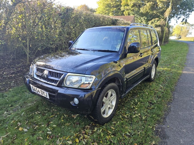 2004 Mitsubishi Shogun