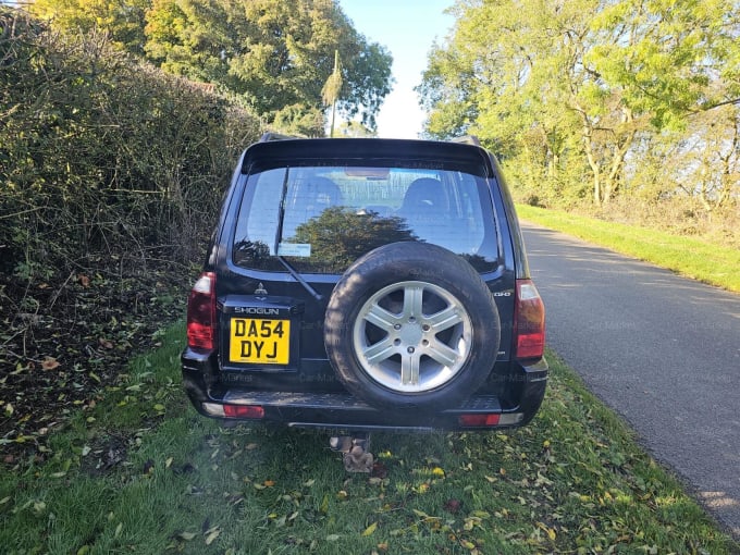 2004 Mitsubishi Shogun