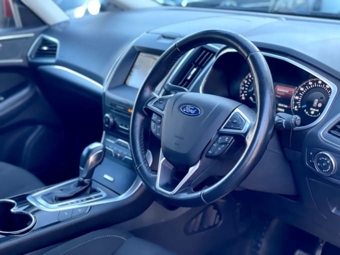 2025 Ford S-max