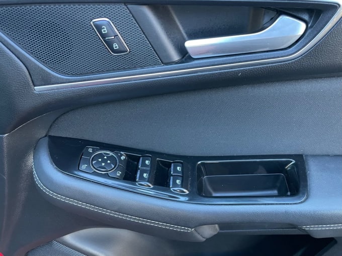2025 Ford S-max