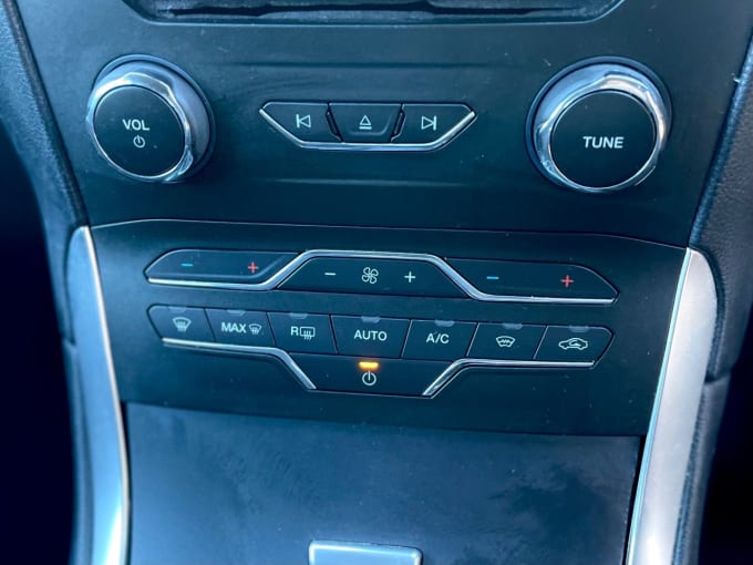 2025 Ford S-max