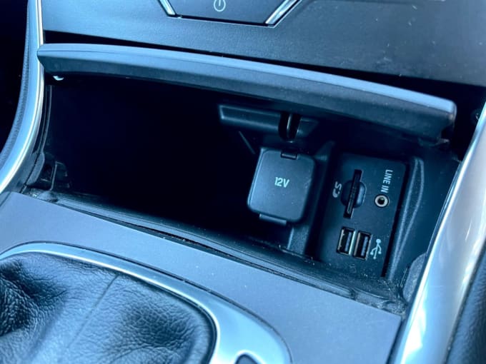 2025 Ford S-max