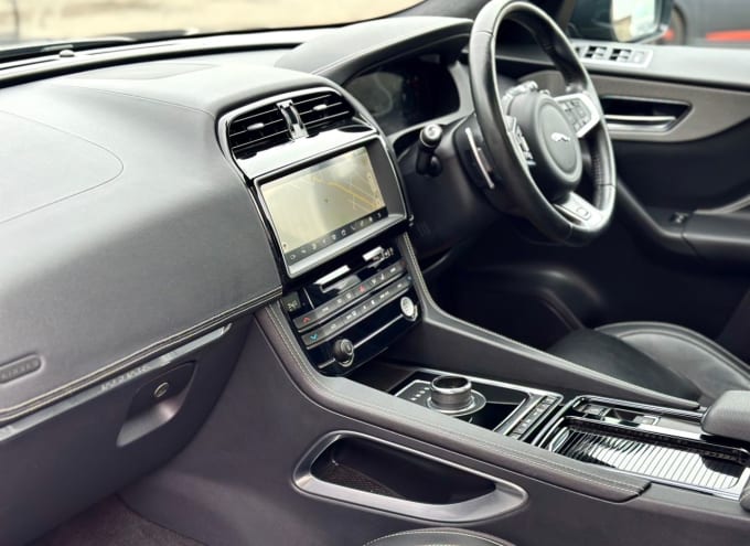 2025 Jaguar F-pace