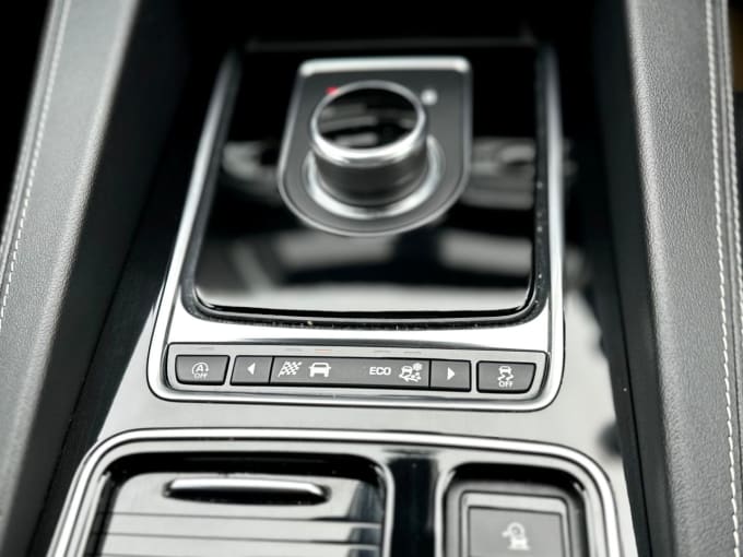 2025 Jaguar F-pace
