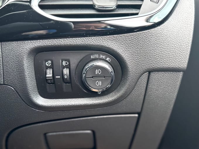 2025 Vauxhall Astra