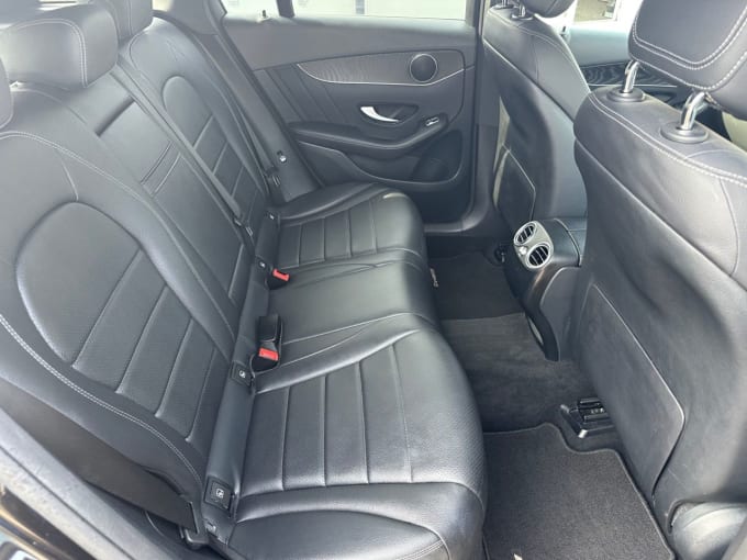 2025 Mercedes-benz Glc