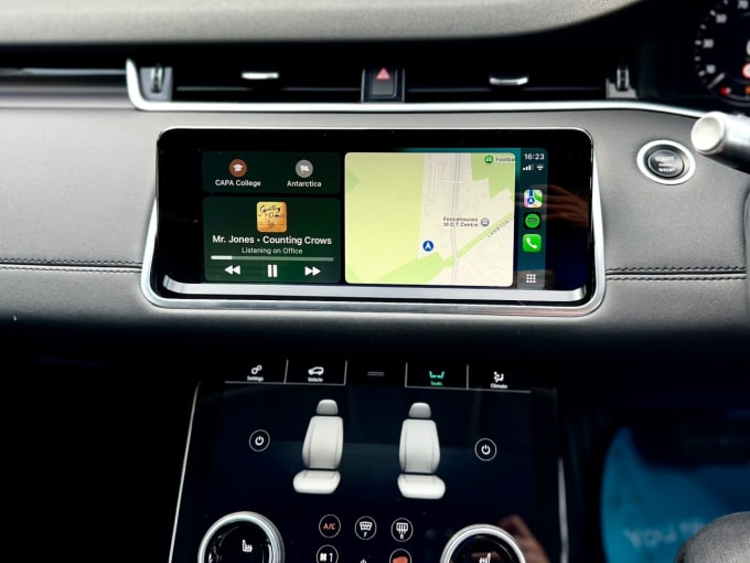 2025 Land Rover Range Rover Evoque