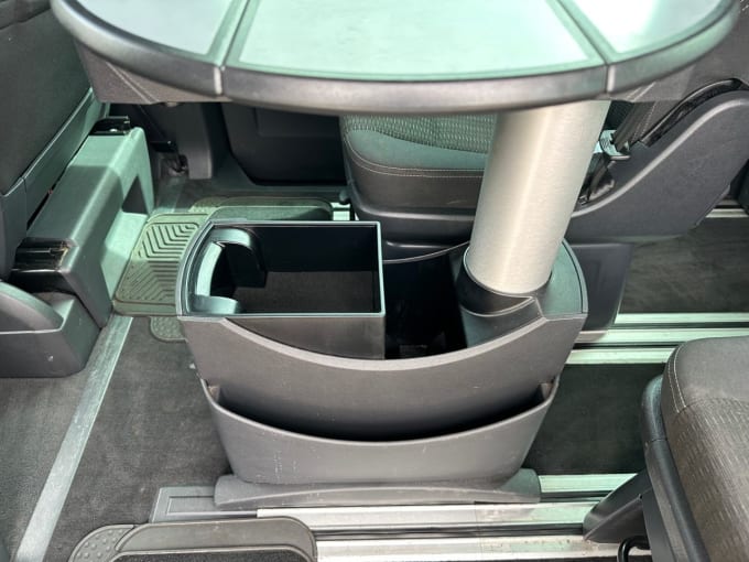 2025 Volkswagen Caravelle