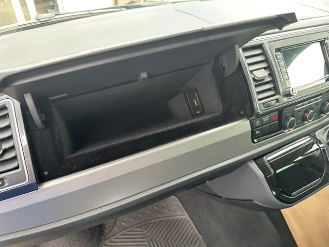 2025 Volkswagen Caravelle