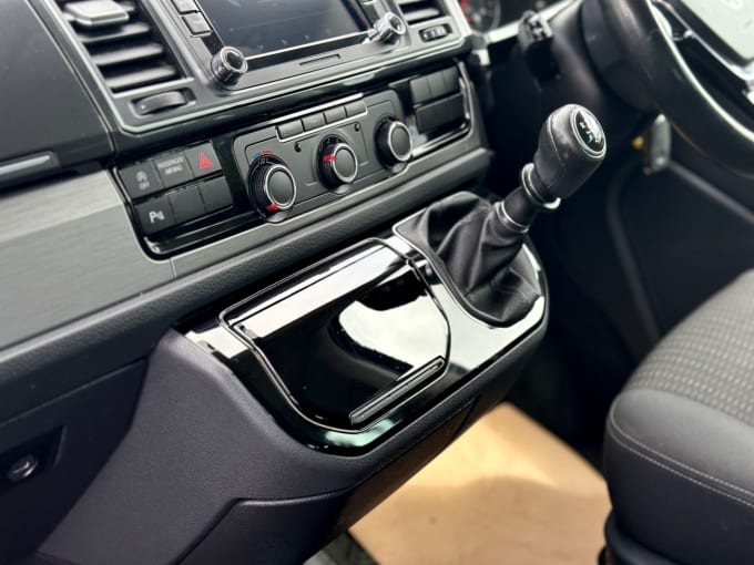 2025 Volkswagen Caravelle