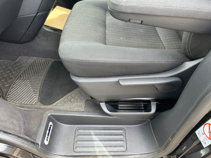 2025 Volkswagen Caravelle