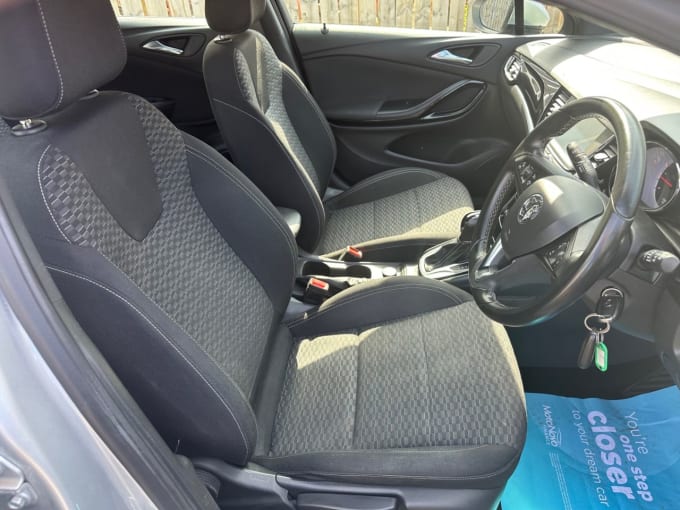 2025 Vauxhall Astra