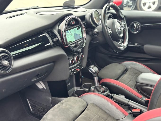 2025 Mini Hatch