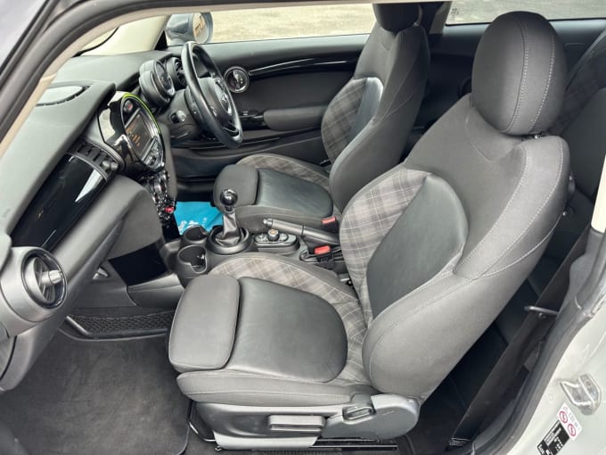 2025 Mini Hatch